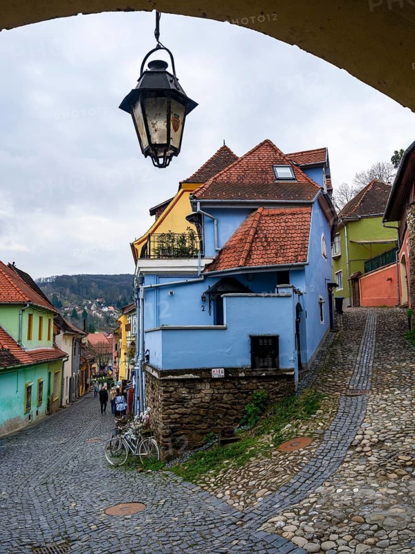 Colourful houses in the old town of Sighi?oara, Sighi?oara, Transylvania, Romania