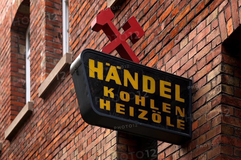 Nasenschild, Zunftschlid, Händel, coal dealer, heating oils, Küblergasse, Altstadt, Bad Cannstatt, Stuttgart, Baden-Württemberg, Germany