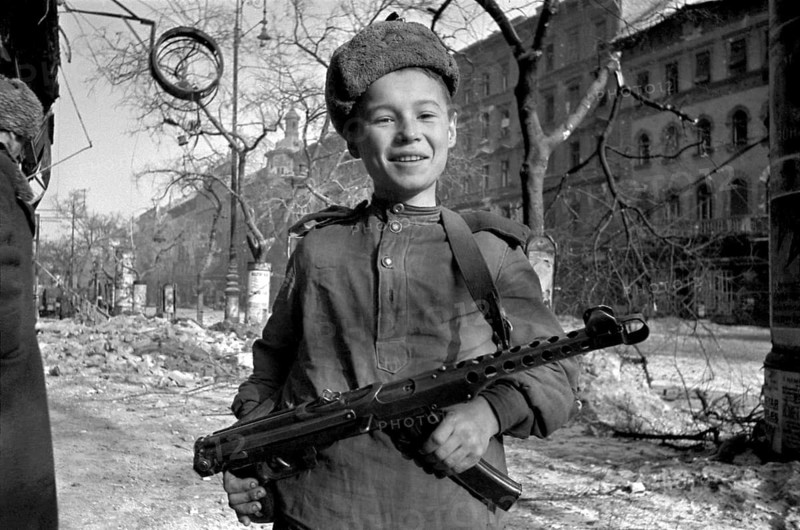 A child soldier from the Red Army, Vienna, Austria, April 1945 After the successful liberation of Budapest, the Red Army moved towards Vienna. The Vienna Operation 1945 or Battle of Vienna lasted from March 16 to April 15, 1945. The fighting in the urban area itself lasted only a few days from April 6 to 13