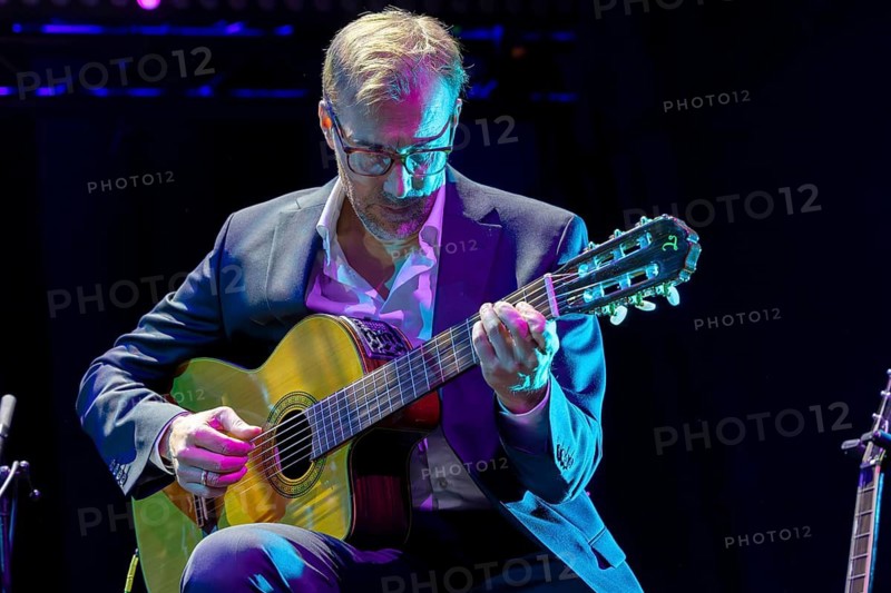 Bruno Müller, guitarist with Till Brönner, musician, trumpet, flugelhorn, ITALIA 2026, live 21.07.2026, ZigZag Jazz Festival, Gasometer, Berlin, Germany < english> Till Brönner, musician, trumpet, flugelhorn, Zig Zag Jazz Festival, Germany, crossover, fusion