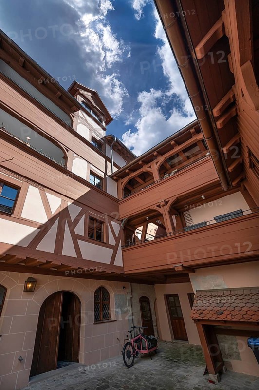 Restored, historic courtyard in the old town, Nuremberg, Middle Franconia, Bavaria, Germany