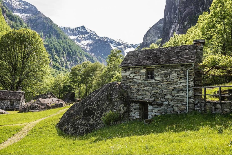 Traditional old stone houses, Splueia Bella, near Foroglio, Val Calnègia, Maggia Valley, Valle Maggia, Canton of Tessin, Switzerland