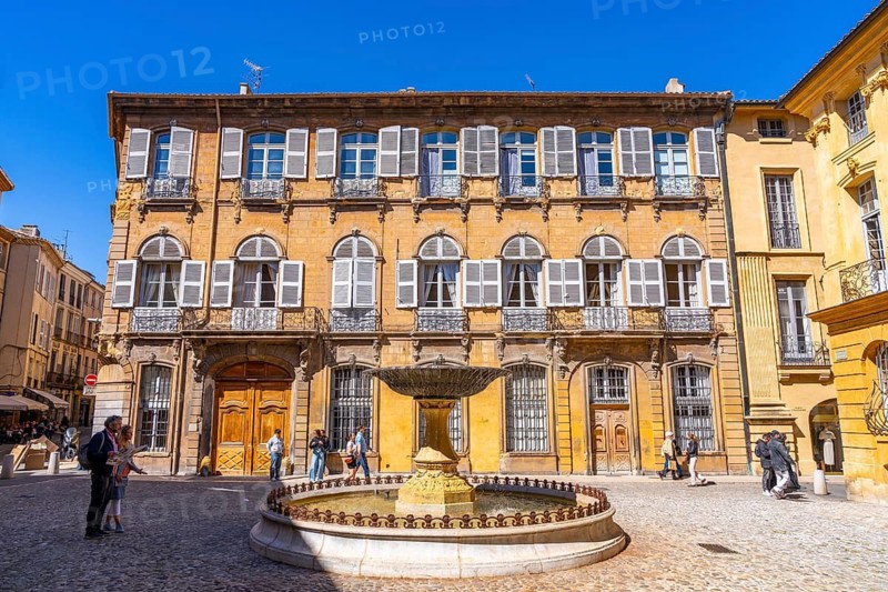 Baroque Place d'Albertas, historic baroque square with fountain in the old town of Aix-en-Provence, Bouches-du-Rhone, Provence, France
