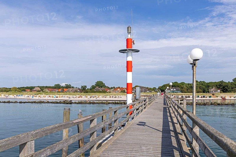 Pier, beach, beach chairs, houses, Wustrow, Fischland, Mecklenburg-Western Pomerania, Germany