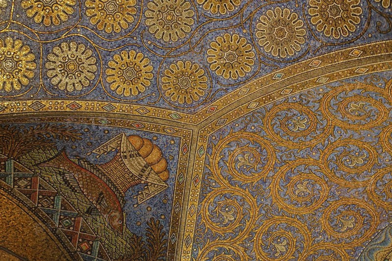 Ceiling with mosaic and ornaments, handicrafts, patterns with rosettes, round golden circles, floral decorations, spirals, interior view, UNESCO, Aachen Cathedral, St. Marien, Cathedral, Old Town, Aachen, Eifel, North Rhine-Westphalia, Germany