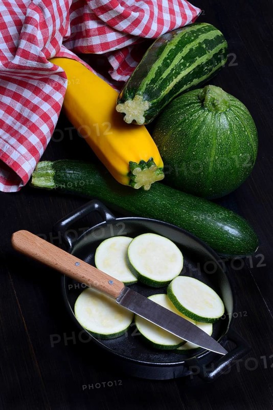 Various courgettes (Cucurbita pepo), courgette convar. giromontiina