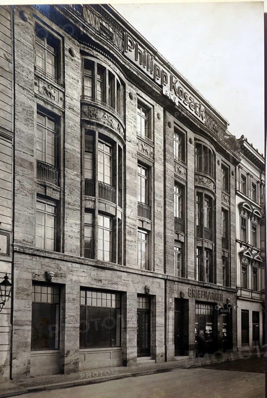 Philipp Kosack, stamp dealer, Jewish, historic commercial building with symmetrical stone façade and decorative details, Burgstr. 12, Berlin, around 1910, Emil Leitner