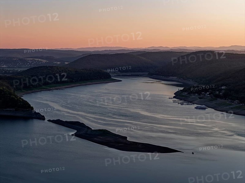 The Edersee, Eder Reservoir, at dusk at the Kellerwald-Edersee National Park in northern Hesse. aerial view. Waldeck, Waldeck-Frankenberg, Hesse, Germany