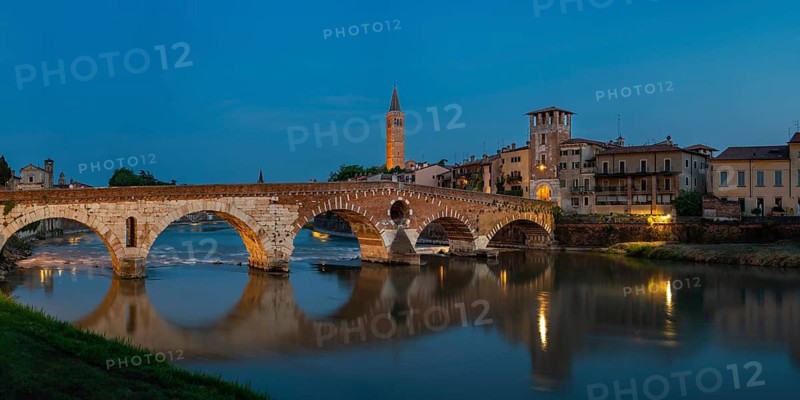 Old Town with the River Etsch, Ponte Pietra, Verona, Etsch Valley, Veneto, Italy