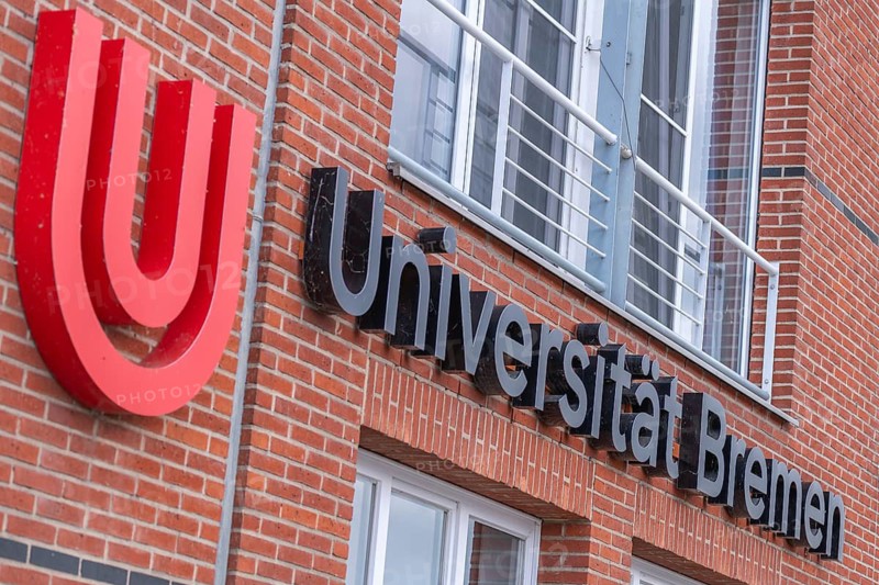 University of Bremen on Weser Island, Hanseatic City of Bremen, city-state, university campus, science, research, teaching, students, lecture halls, institutes, library, campus, Weser, river landscape, urban development, overseas city, education, innovation, architecture, teerhof, Weser, old town, peninsula, island, city center, logo, brick building, lettering, Bremen center, leisure, Germany