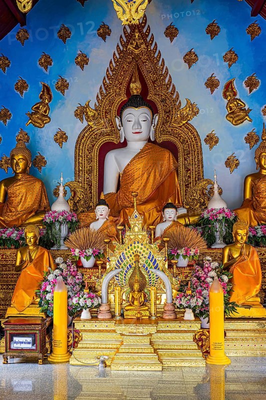 Various Buddha figures in different sizes in the Buddhist temple complex Wat Chiang Yuen, Chiang Mai, Thailand