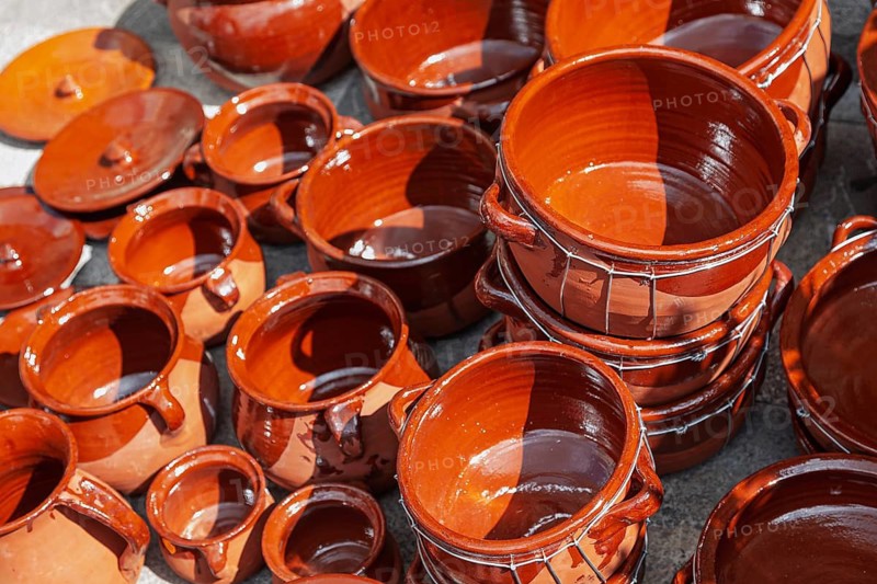 Traditional Spanish pottery, market, farmers market, Sineu, Majorca, Spain