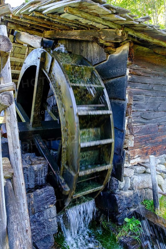 Mill wheel, South Tyrolean Folklore Museum, Dietenheim, Freilchtmuseum, Pustertal Valley, South Tyrol, Italy