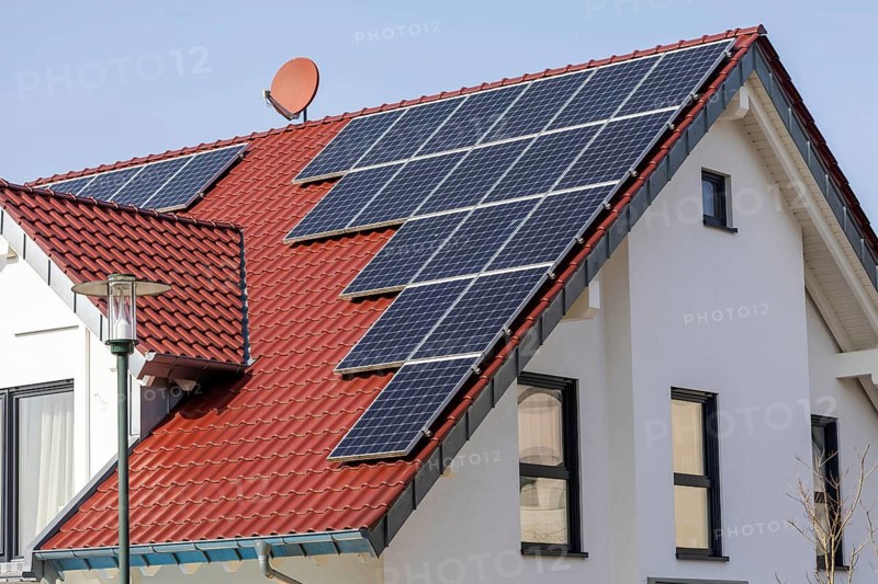 Roof with photovoltaic system on a single-family house