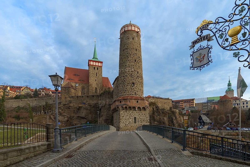 Wendischer Tower, part of the medieval city fortifications, 15th century, in the back the late Gothic St. Michael's Church, built in 1450, Bautzen, Upper Lusatia, Saxony, Germany