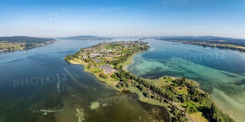 Aerial view, panorama of the island of Reichenau in western Lake Constance, Untersee, on the horizon the Thurgauer Seerücken on the left, the Höri Mitte peninsula, the Mettnau peninsula near Radolfzell on the right, Konstanz district, Baden-Württemberg, Germany