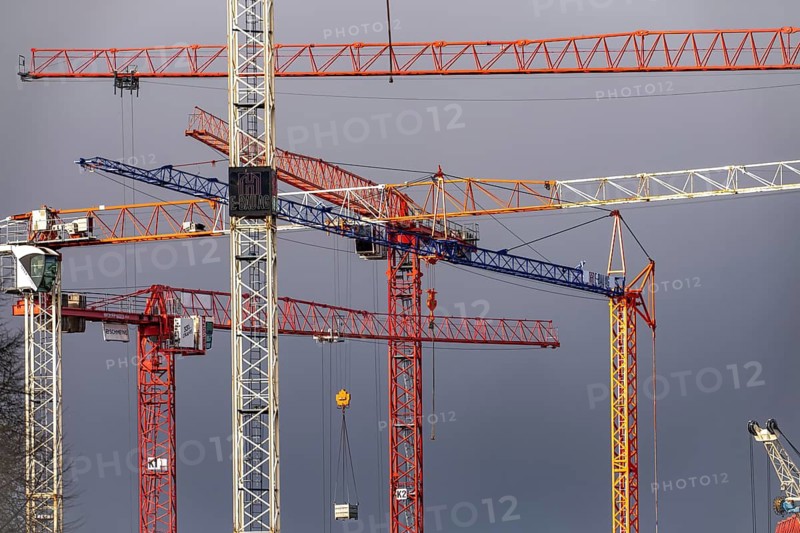 Construction cranes on 2 large construction sites Wohnbau, Geschäftsgebäude, Krefeld North Rhine-Westphalia, Germany