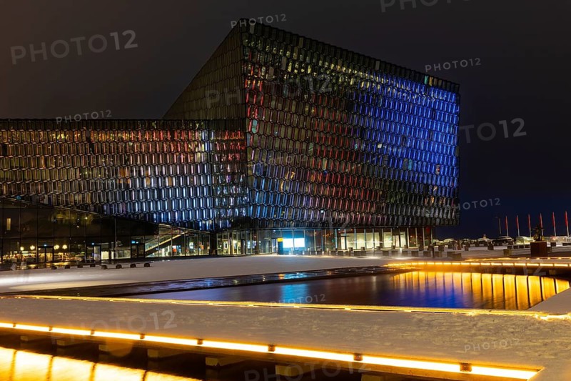 Harpa Concert Hall, Tónlistar- og ráðstefnuhúsið í Reykjavík, Blue Hour, Winter, Reykavik, Iceland, Scandinavia