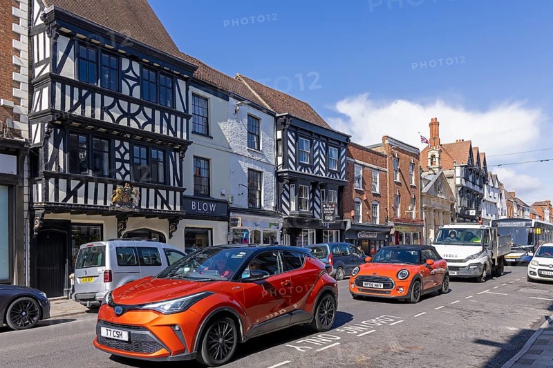 Timber-frame houses, cars, High Street, Tewkesbury, Gloucestershire, England, Great Britain