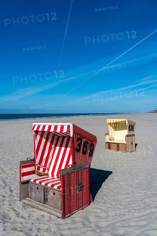 North Sea island of Langeoog, early summer, shortly after the first easing of the lockdown in the Corona crisis, still quite few tourists on the beach, beach chairs, Lower Saxony, Germany