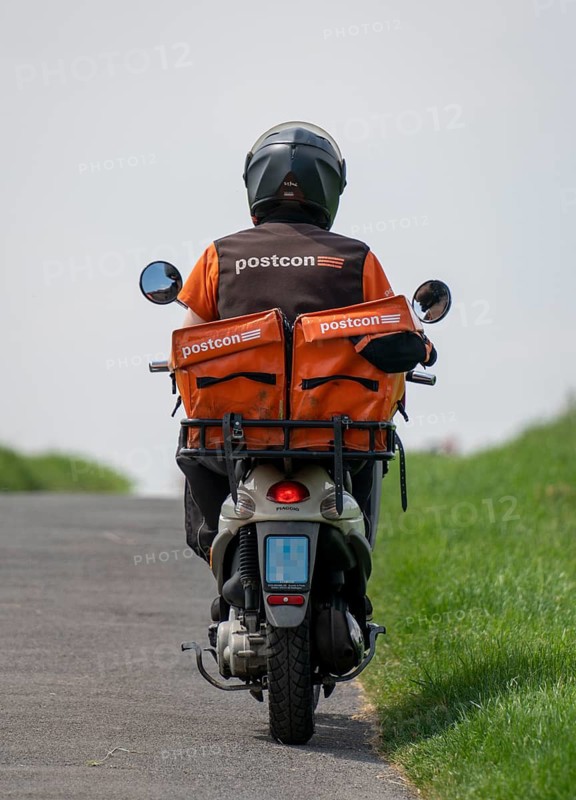 Postcon, private letter delivery service, letter service provider especially for business mail, on a scooter, in Essen, North Rhine-Westphalia, Germany