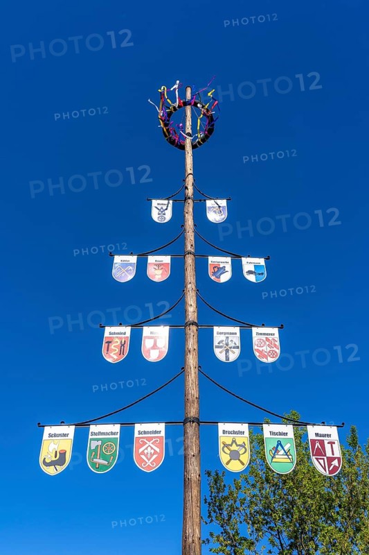 Guild tree, guild tree, guild sign, coat of arms of the various trades, in the Hochsauerlandkreis, Niedersorpe, district of Schmallenberg, North Rhine-Westphalia, Germany