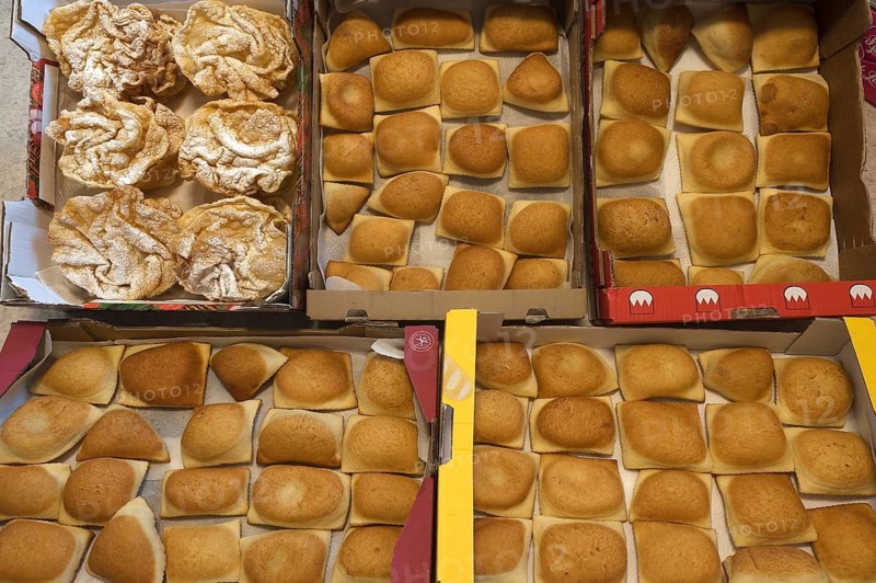 Franconian specialities: cakes and snowballs sorted into boxes, Franconia, Bavaria, Germany