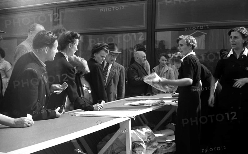 Special outdoor sale at the Leipzig Autumn Fair, Center, Leipzig, GDR, historical, contemporary history, 1947