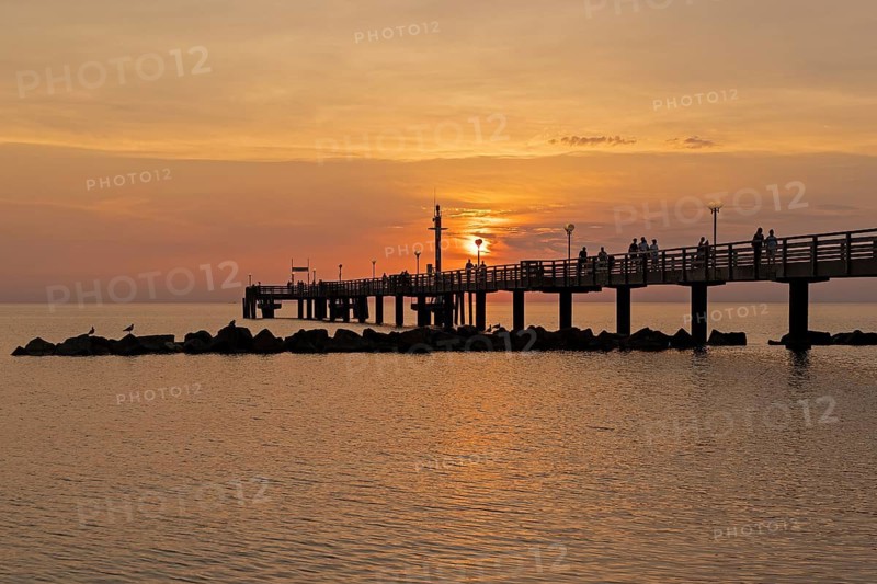 Sunset, pier, Baltic Sea, silhouettes, Wustrow, Fischland, Mecklenburg-Western Pomerania, Germany