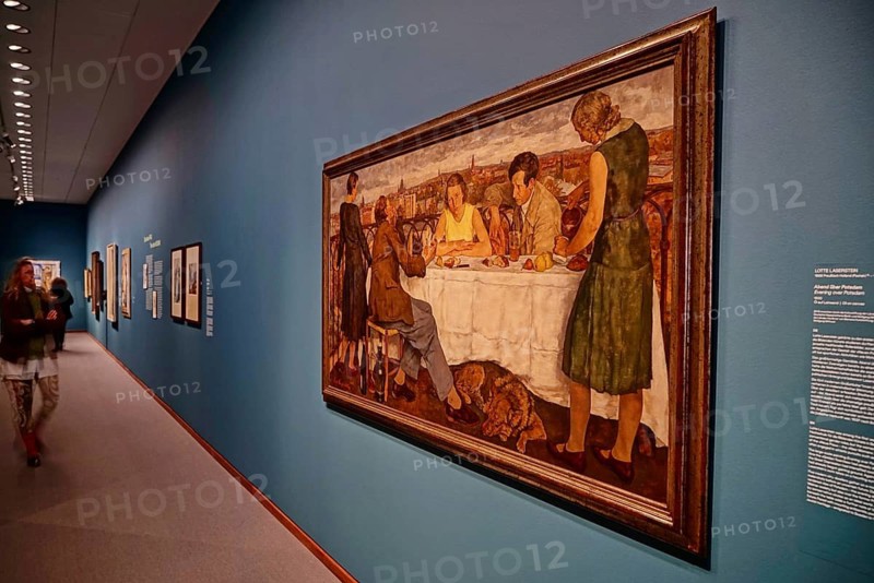 Front: Lotte Laserstein: Evening over Potsdam, 1930, Ruin and Intoxication. Berlin 1910 - 1930, exhibition Neue Nationalgalerie (25.04.2026 - 03.01.2027), Berlin, 24.04.2026