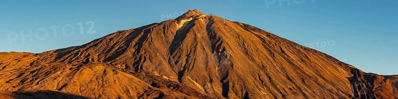 Panorama during the ascent to Alto de Guajara, 2715m, over the Teide National Park, Parque Nacional del Teide, to Pico del Teide, 3715m, at sunrise, Tenerife, Canary Islands, Spain