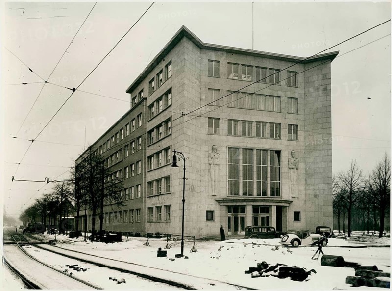German Labor Front DAF, Lebensversicherung AG, Architecture, Herbert Richter, Berlin, Westfälische Str. 1-5, Large administration building in snow surrounded by tram tracks, 1936, Albert Weinsheimer