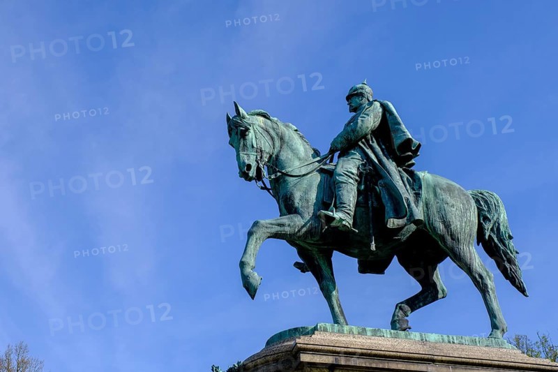 Equestrian monument to Duke Ernst II, castle garden, Festungsweg, Coburg, Upper Franconia, Franconia, Bavaria, Germany