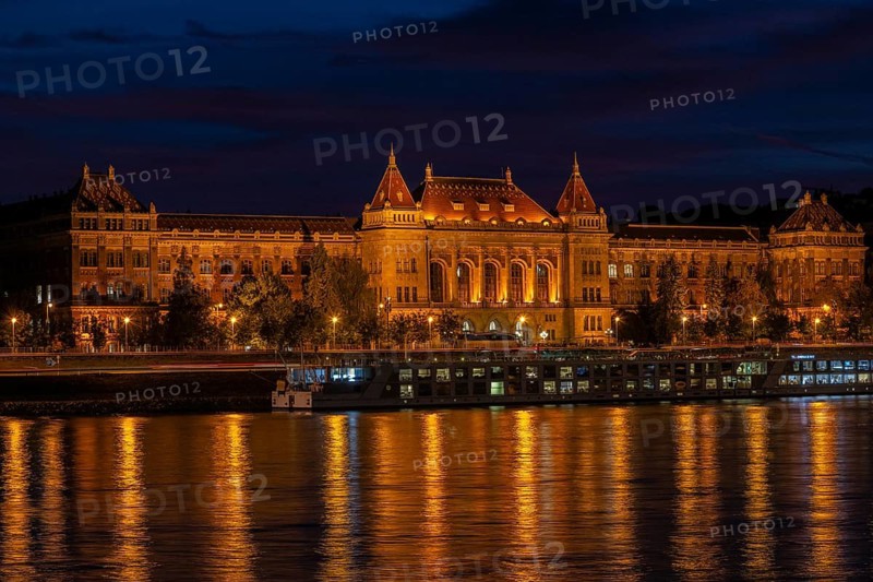 Budapest by night, University, Hungary