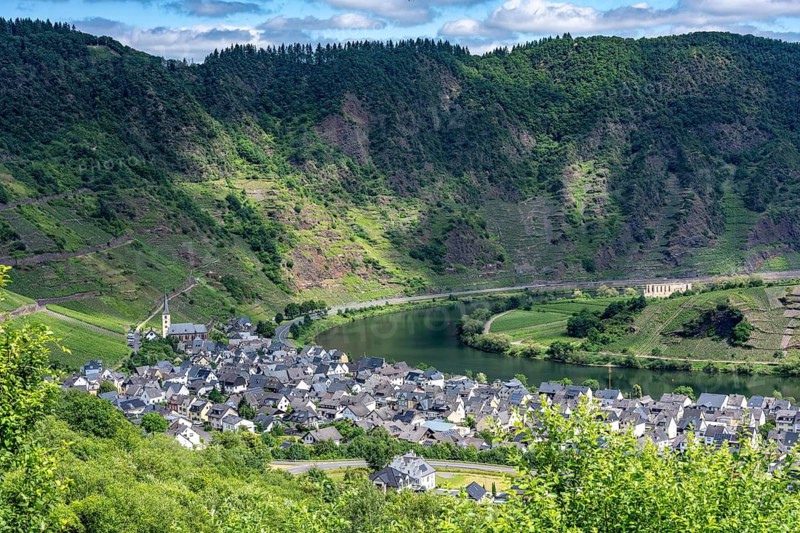 The wine town of Bremm, in the district of Cochem-Zell, on the Moselle, Calmont mountain range, on the right the ruins of Stuben Abbey, Germany