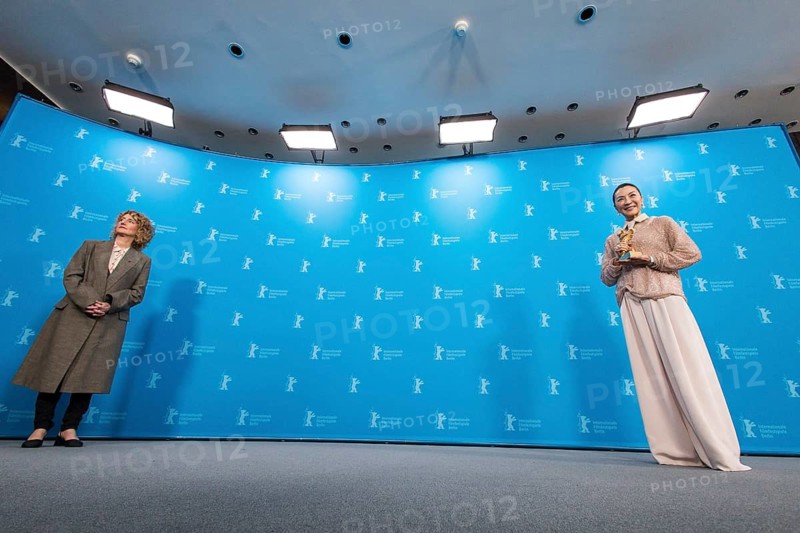 Tricia Tuttle (Artistic Director of the Berlinale) and Michelle Yeoh with the Golden Bear at the Photocall at the Hyatt Hotel Berlin on 13.02.2026. The 76th Berlin International Film Festival will take place from 12 to 22 February 2026
