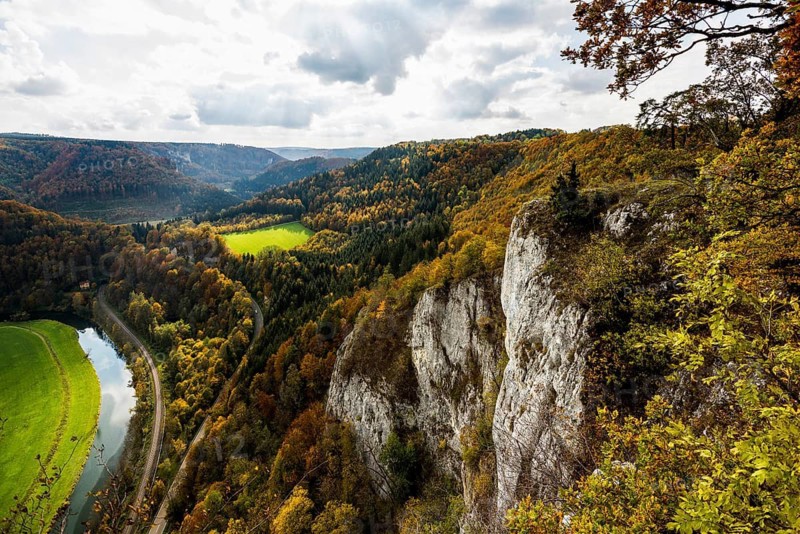 Autumnal forest, Eichfelsen viewpoint, near Irndorf, Upper Danube nature park Park, Upper Danube Valley, Danube, Swabian Jura, Baden-Württemberg, Germany