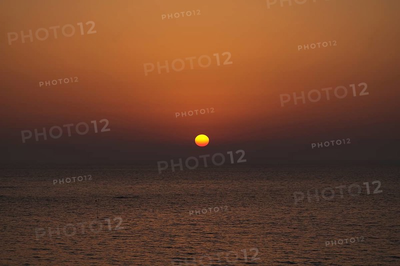 Red sun, sunset, sunset, sunset, sea, Sennen Cove, Cornwall, England, Great Britain, Great Britain
