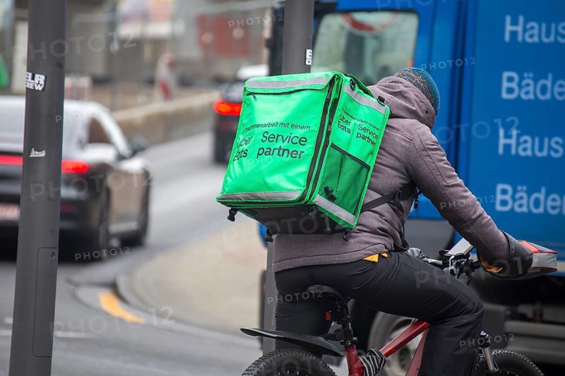 Driver of the food delivery service UBER EATS, photographed in Ludwigshafen