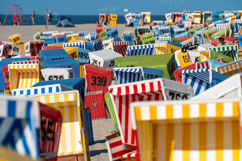 North Sea island of Langeoog, early summer, shortly after the first easing of the lockdown in the Corona crisis, still quite few tourists on the beach, beach chairs, Lower Saxony, Germany