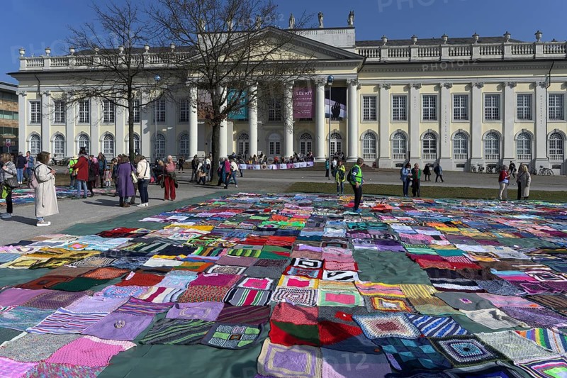 VIVA VITTORIA - Knitting against violence against woman at Friedrichsplatz in Kassel, Germany