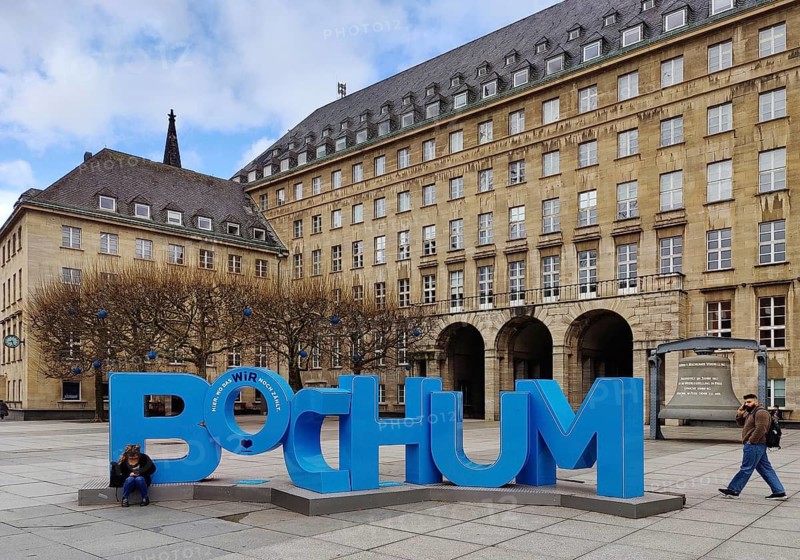 Selfie point with Bochum lettering on the town hall forecourt with town hall, Bochum, Ruhr area, North Rhine-Westphalia, Germany