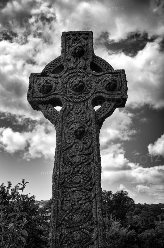 Weathered graves, tombstones, municipal cemetery, Celtic grave cross, Falmouth, Cornwall, black and white, dramatic clouds, England, Great Britain, Great Britain