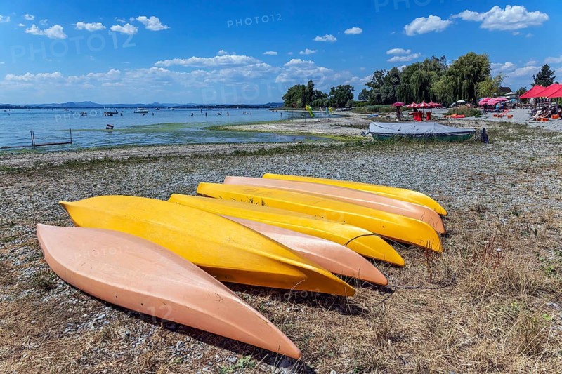 Beach on the island of Reichenau. The water level of Lake Constance is currently low for the time of year. Reichenau, Baden-Württemberg, Germany