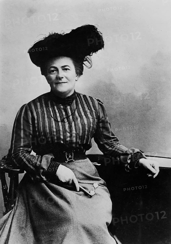 Portrait of Clara Zetkin photographed by Johann shepherd 1894, Germany Clara Zetkin (5 July 1857 in Wiederau - 20 June 1933 in Krasnogorsk-Arkhangelskoye near Moscow) was a German politician and important woman's rights activist. She was a member of the left-wing faction of the SPD until 1917 and then joined the USPD and, from 1918/19, the newly founded Communist Party of Germany (KPD) . As part of the International Labour Movement, she was a key campaigner for International Women's Day. Her speech on 19 July 1889 in favour of woman's suffrage, the right to free choice of profession and special labour protection laws for woman is also famous. As a member of the Communist International, she often spent time in Moscow in the 1920s. Her contributions and activities in the context of trials of dissidents in Moscow made her complicit in human rights violations and judicial crimes. This is one of the reasons why Clara Zetkin is a controversial historical figure today. She is one of the w