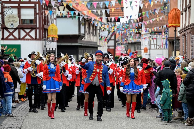 Marching band on the carnival parade, Kappelrodeck, Ortenaukreis, Baden-Württemberg, Germany