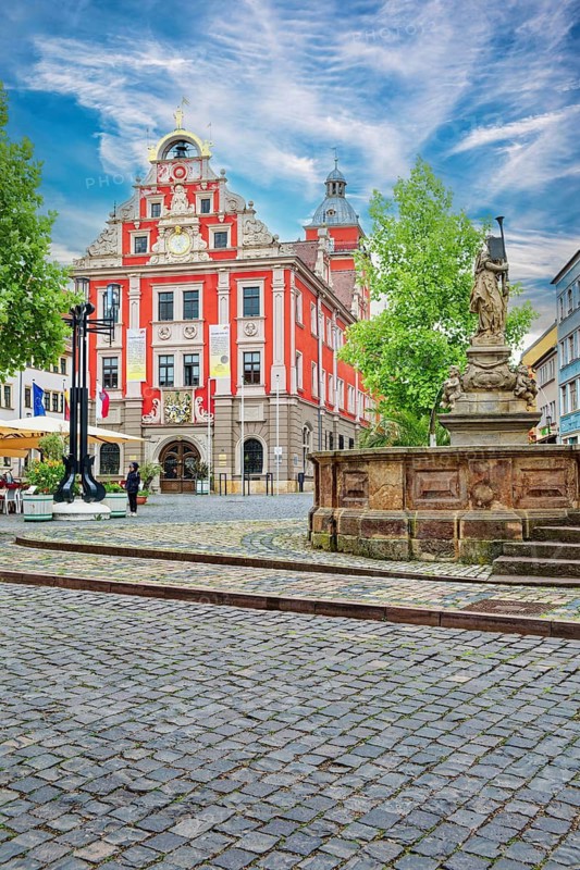 Gothaer Altes Rathaus and Schellenbrunnen, historic, heritage-protected building, Renaissance, main market, old town, Gotha, Thuringia, Germany