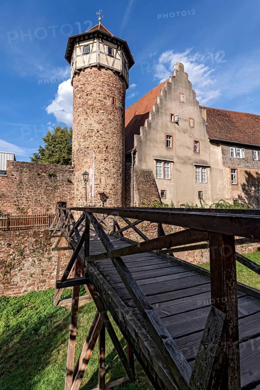 Thieves' tower with wooden bridge over the moat, moat, dungeon and dungeon, prison in the Middle Ages, keep of the town castle, winery, historic old town, Michelstadt, Odenwald, Hesse, Germany