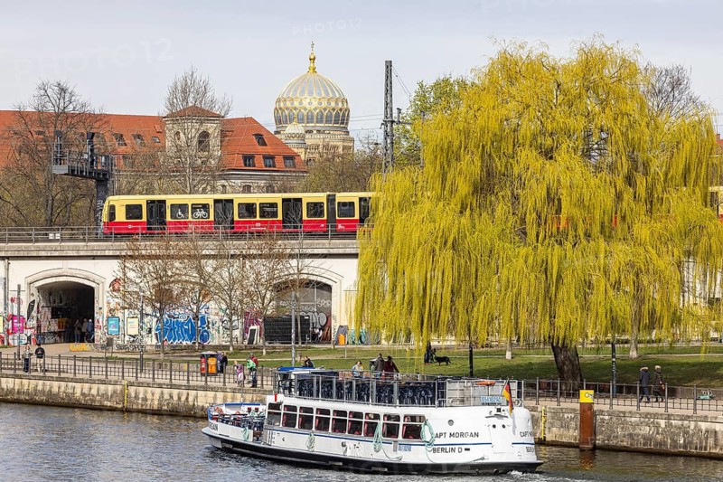 Spree with aerial boat and S-Bahn. View of the New Synagogue Berlin, Centrum Judaicum from Museum Island Berlin. Berlin, Germany