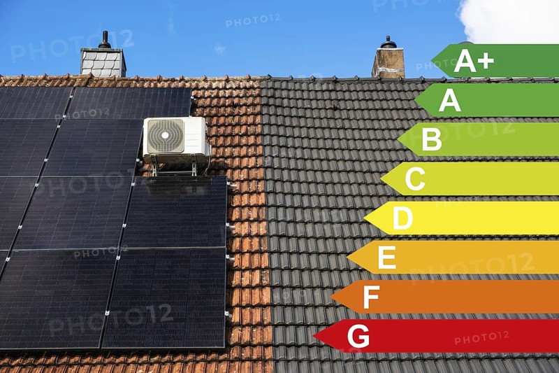 Roofs of a semi-detached house with and without solar panels, efficiency classes according to the GEG, Essen, Germany